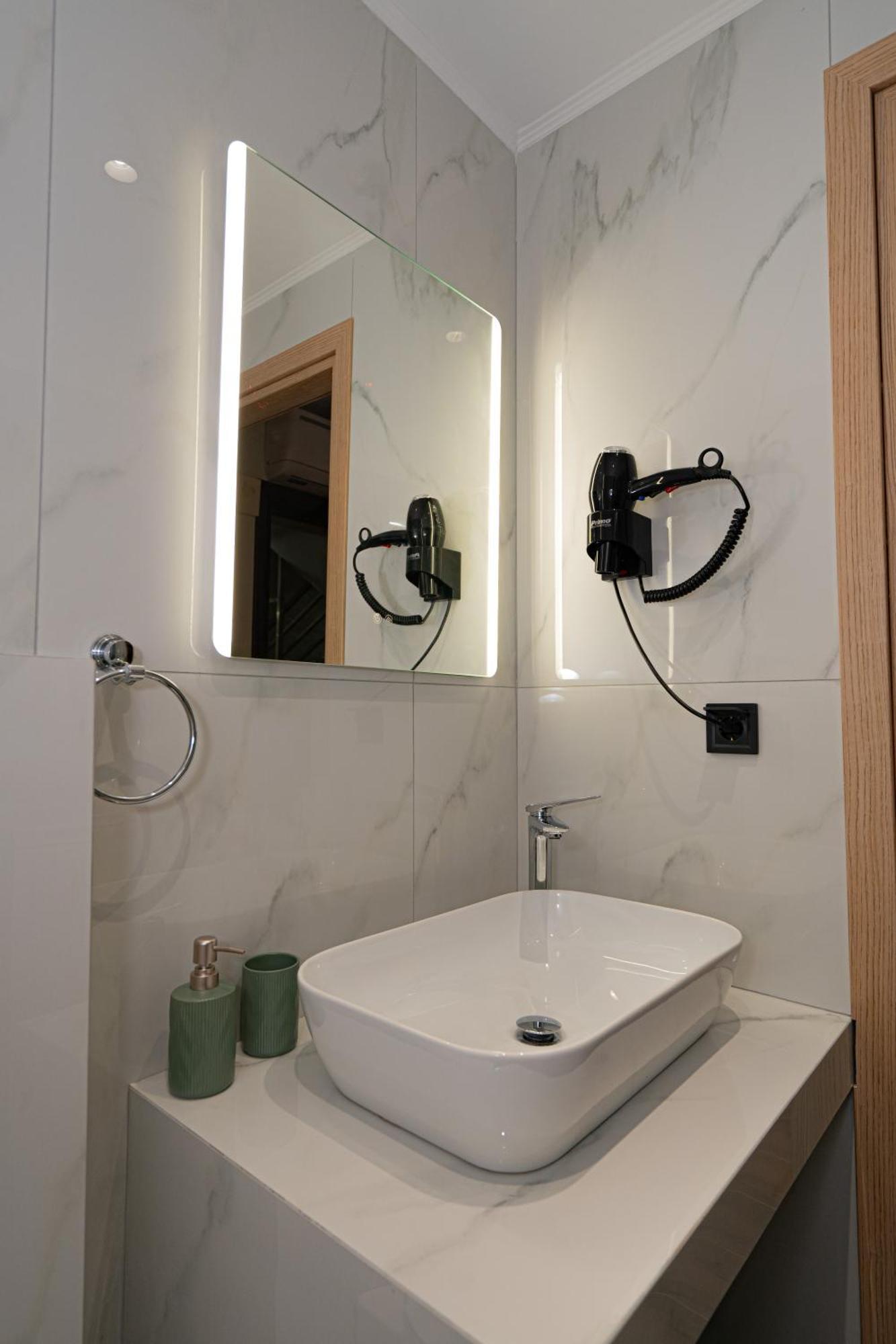 Room115 * Thessaloniki